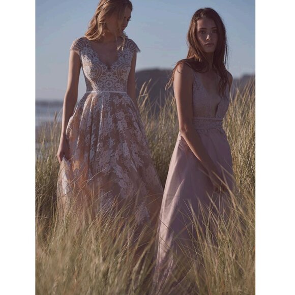 Watters Bridesmaids Aria Lace V-Neck Tulle Gown 6603-Brielle in Blush New Sz 4 - Picture 4 of 12